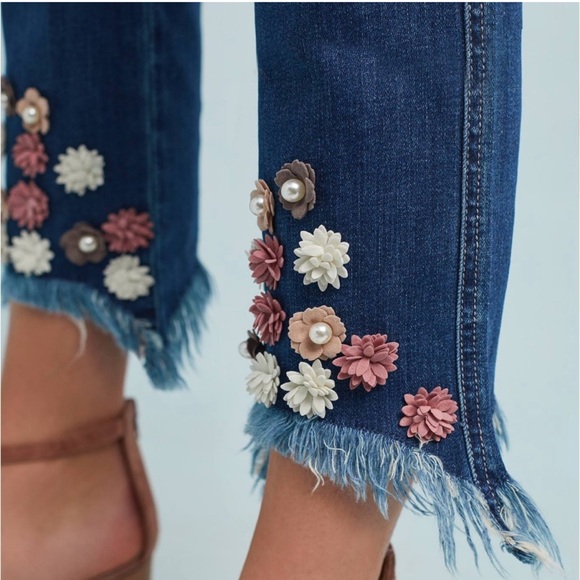 NWOT Ella Moss Floral Embroidered Ankle Jean Size 32 - Picture 4 of 15